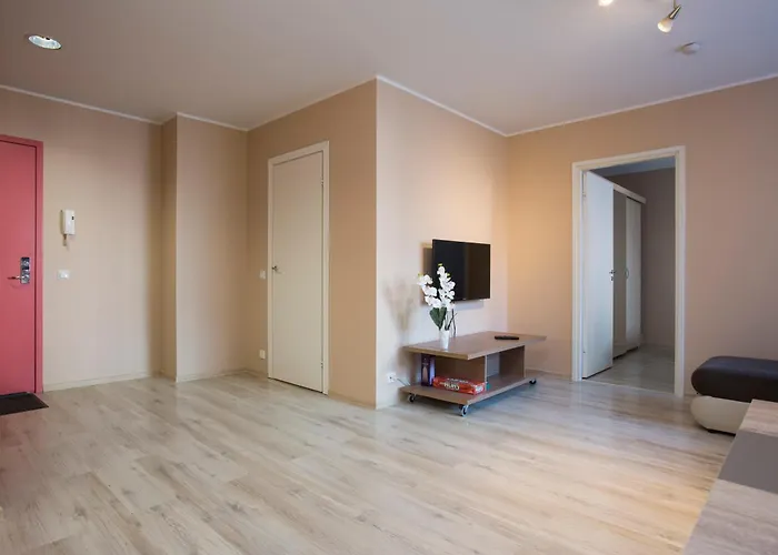 Joe - With Sauna In The Center *